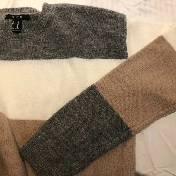 Colourblock Sweater - Picture 3 of 4